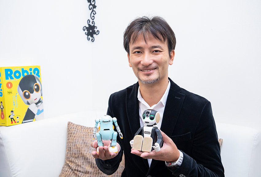 ロボットクリエーター 高橋智隆さんが語る「ロボットと教育の親和性」 ──教育現場でも愛されるメカトロウィーゴのサムネイル画像