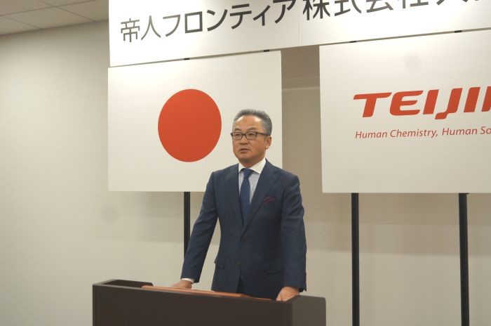 入社式リサイズ.jpg