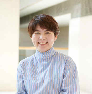 ■川端里恵（かわばたりえ） 講談社 ミモレ編集次長・ブランドマネージャー。WEBメディア「ミモレ」および〔ミモレ編集室〕のUIやシステム、マネージメントを担当。読者からはバタやんの愛称で知られる。Podcast「真夜中の読書会〜おしゃべりな図書室」も毎週配信。Instagram：＠batayomu