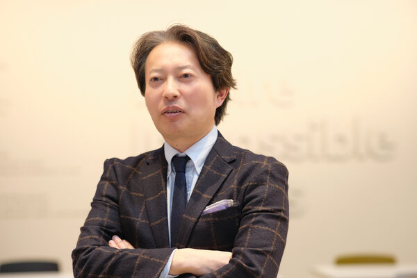 講談社　ライツ・メディアビジネス局次長　長崎亘宏