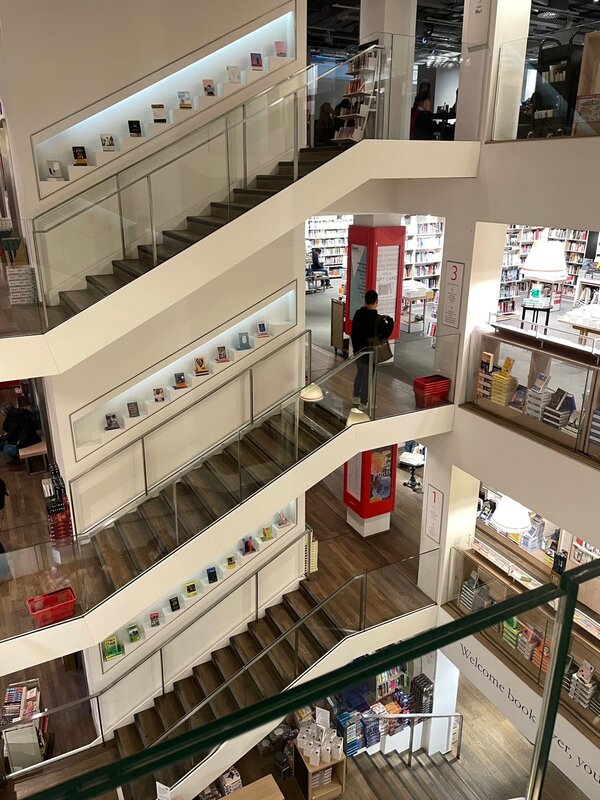 FOYLE_ロンドンの書店