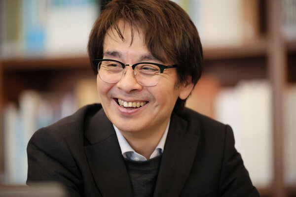 心理占星術研究家・翻訳家 鏡リュウジさん