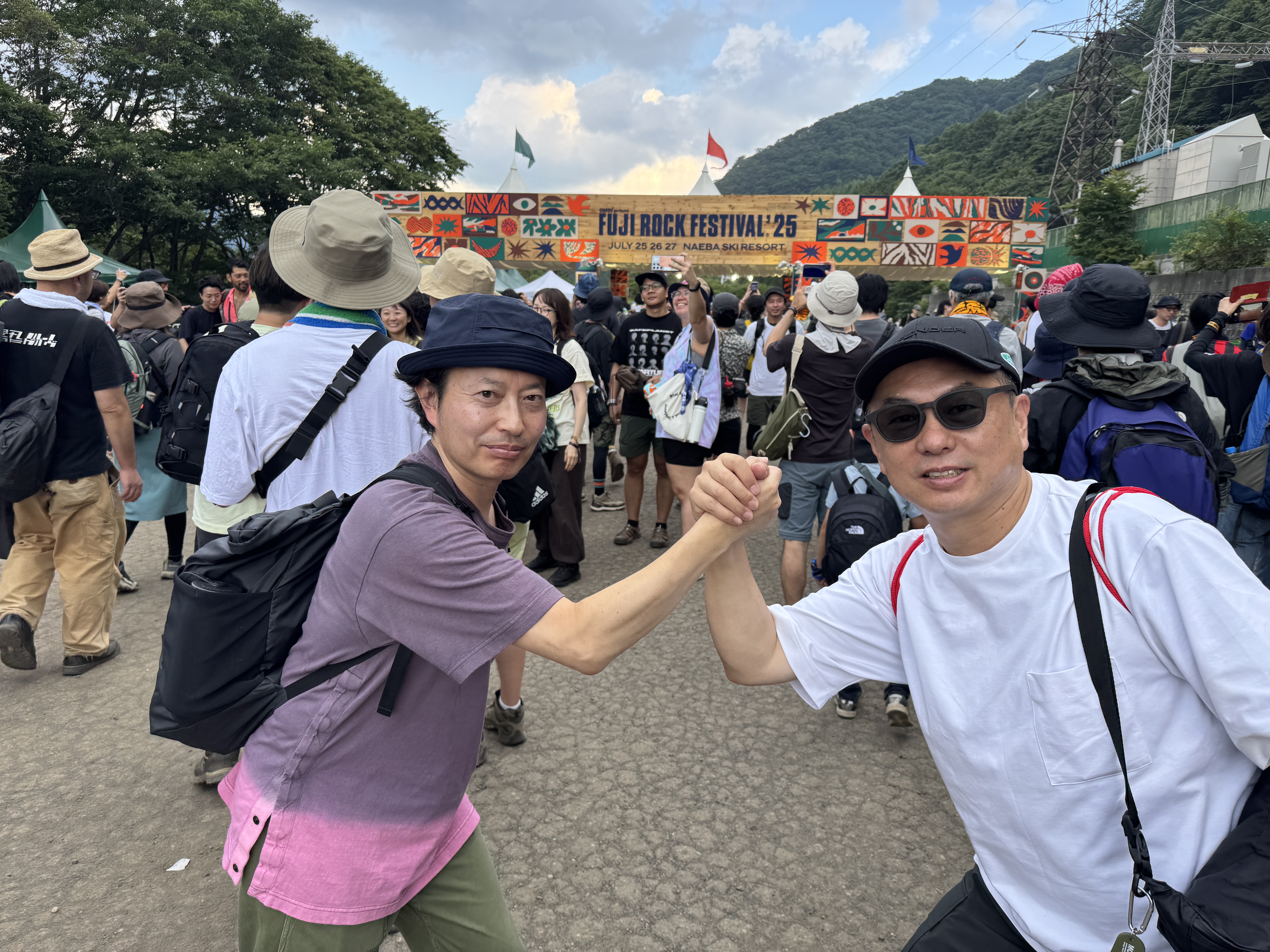 フジロック25、ゲート前