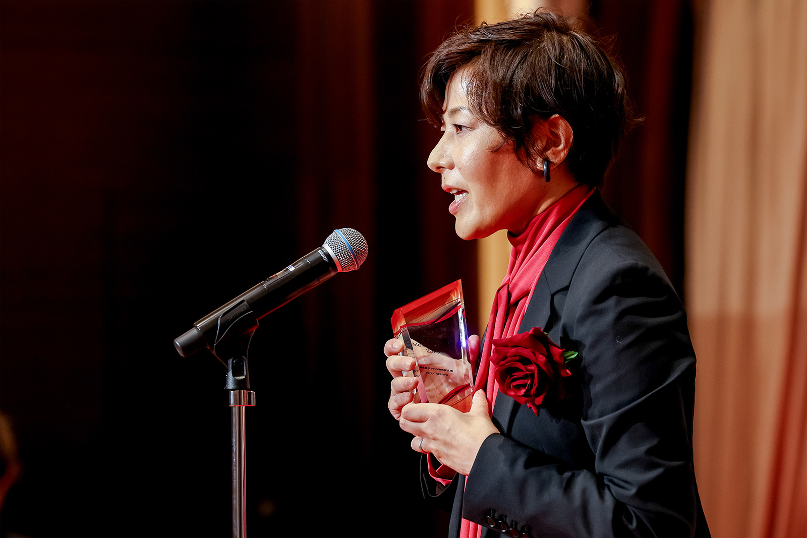 資⽣堂ジャパン株式会社 プレミアムブランドマーケティング本部 ダーマ＆クリニカルマーケティング部 IHADAグループ ブランドマネージャー 島野麗⼦さん